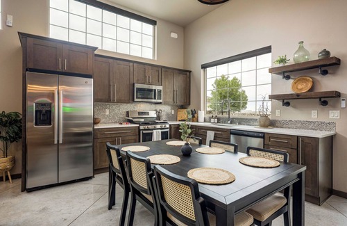 Las Cruces House | Luxury Oasis Best Location Pool Ping Pong CoffeeBar Fireplace Grill