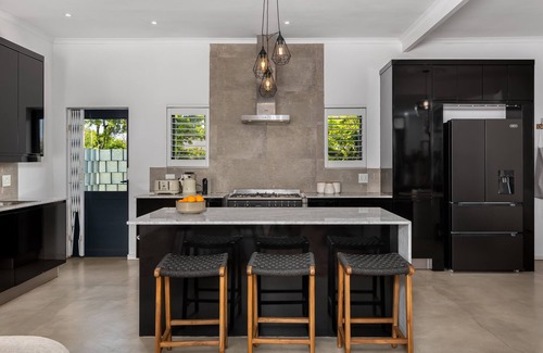 Milnerton Apartment | Luxury Oasis, Lifestyle Villa, Pool & Gym