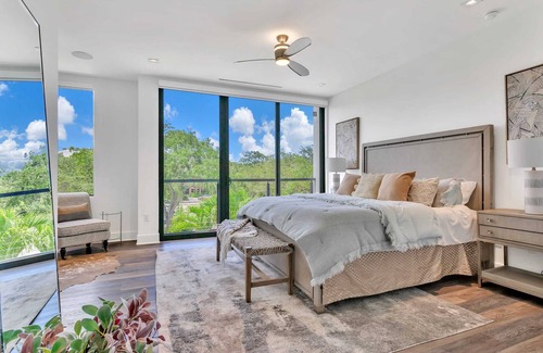 Colee Hammock House | Luxury OASIS of Las Olas -2 Story home w/ HOT TUB