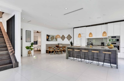 Colee Hammock House | Luxury OASIS of Las Olas -2 Story home w/ HOT TUB