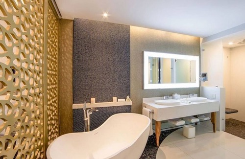 Cabo San Lucas Resort | LUXURY OCEANFRONT 3 BEDROOM SUITE GARZA BLANCA 5 STAR LOS CABOS 4,198 SQ FT