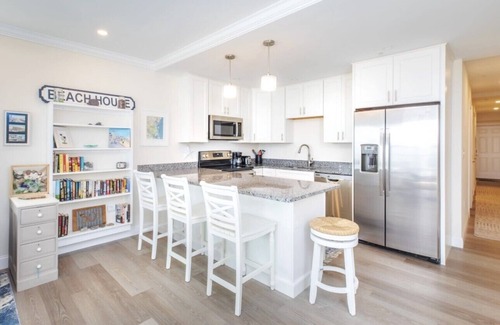 Hampton Condo | Luxury Oceanfront 2-bedroom condo with VIEWS in Hampton
