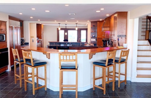 Newbury House | Luxury Oceanfront 6BR - 4 King, 4.5 BA, Elevator, 3 Decks & Hot Tub
