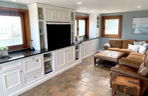 Newbury House | Luxury Oceanfront 6BR - 4 King, 4.5 BA, Elevator, 3 Decks & Hot Tub