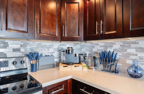 South Oceanside Apartment | Luxury Oceanfront Condo With Private Beach Access