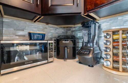 South Oceanside Apartment | Luxury Oceanfront Condo With Private Beach Access