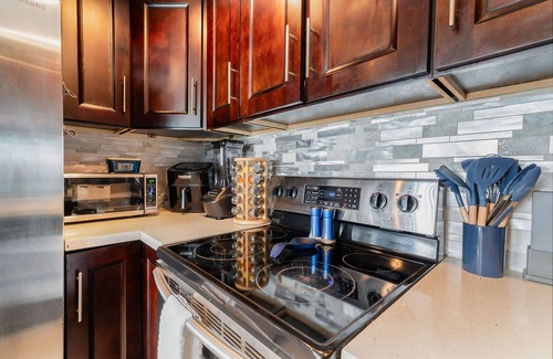 South Oceanside Apartment | Luxury Oceanfront Condo With Private Beach Access