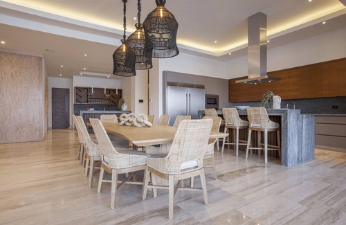 La Paz Condo | Luxury Oceanfront Penthouse Condo with pano views