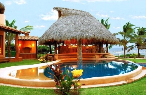 Troncones House | Luxury Oceanfront Villa, AC, Pool & Private Beach at Casa Luna (1-21 people)