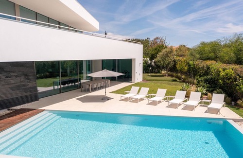 Lagos Villa | Luxury oceanside villa with pool [L]