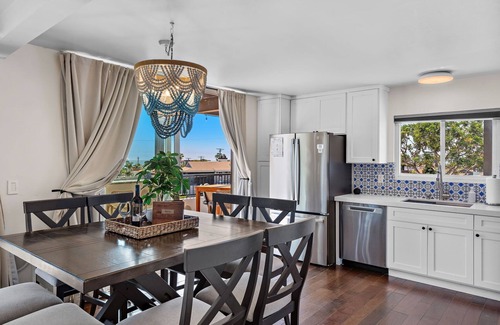 San Clemente Apartment | Luxury Oceanview 5star Stay w/Private HotTub& Deck