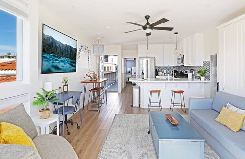 San Clemente Apartment | Luxury Oceanview Penthouse Retreat bikes 5starstay