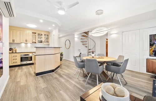 Cairns Central Business District Apartment | Luxury Oceanview Penthouse Cairns City