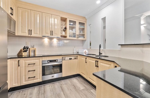 Cairns Central Business District Apartment | Luxury Oceanview Penthouse Cairns City