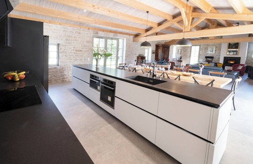 Saint-Pierre-d'Oleron House | Luxury oleronnaise farmhouse at the foot of the vines with private enclosed swimming pool