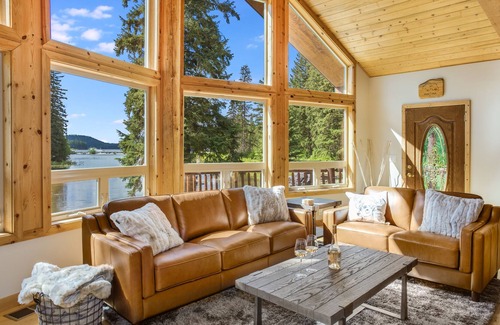 Olney House | Luxury on the Stillwater River