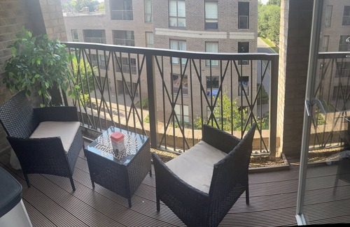 Lewisham Apartment | Luxury one Bedroom flat 5 mins to the station