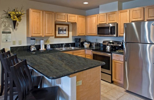 Four O'Clock Resort | Luxury One-Bedroom Condos