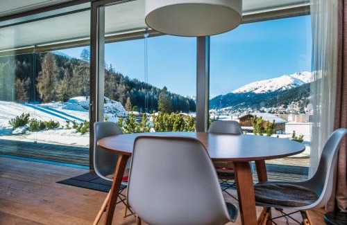 Davos-Dorf Apartment | Luxury Panorama apartment with AlpenGold Spa Access