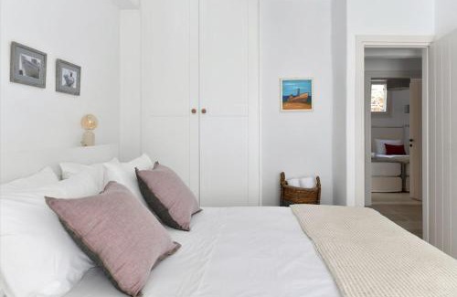 Glisidia Villa | Luxury Paros Villa Villa Ianthe Striking Beauty 4 Bedrooms Glisidia