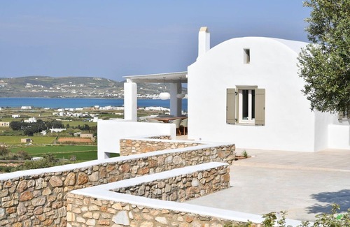 Glisidia Villa | Luxury Paros Villa | Villa Akaste | Beautiful & Serene | Glisidia