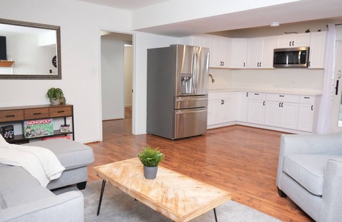 Seminary Hill House | Luxury Peacock Nest 15 Min to DC and OldTown