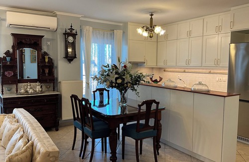 Markopoulon Apartment | Luxury penthouse apartment with pool near to int airport Eleftherios Venizelos .