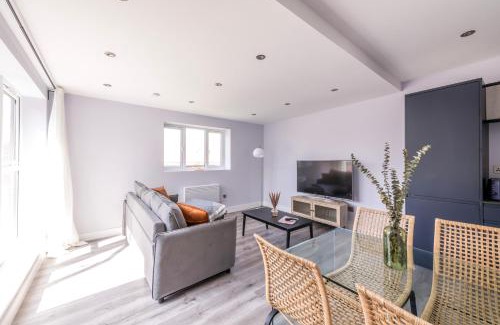 Abingdon Apartment | Luxury Pent House Apartment - Central - 6 Guests