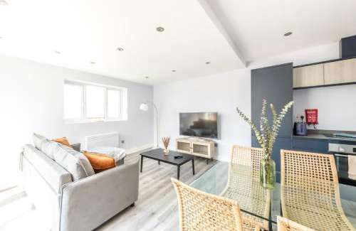 Abingdon Apartment | Luxury Pent House Apartment - Central - 6 Guests
