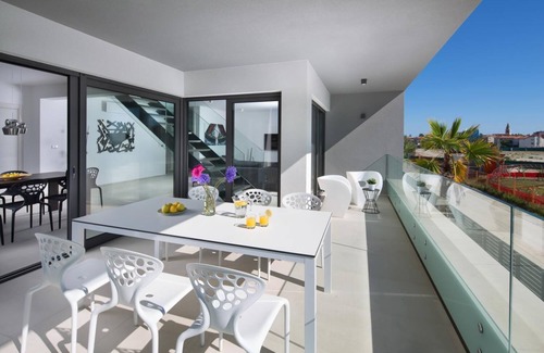 Fazana Apartment | Luxury penthouse 60 metres from beach with jacuzzi