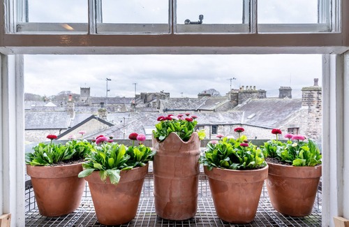 Kirkby Lonsdale Apartment | Luxury Penthouse Apartment - Centre of Kirkby Lonsdale!