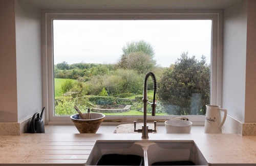 Newport House | Luxury pet free holiday home in Pembrokeshire with breath-taking sea views.