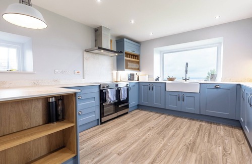 Newport House | Luxury pet free holiday home in Pembrokeshire with breath-taking sea views.