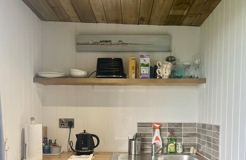 Aberaeron Cabin | Luxury Pods - Sleeps 2 & Free Parking