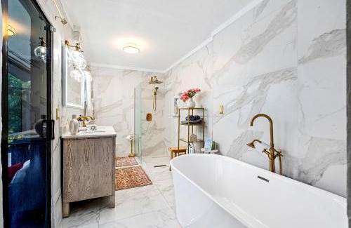 Hunt Club House | Luxury Pool Home