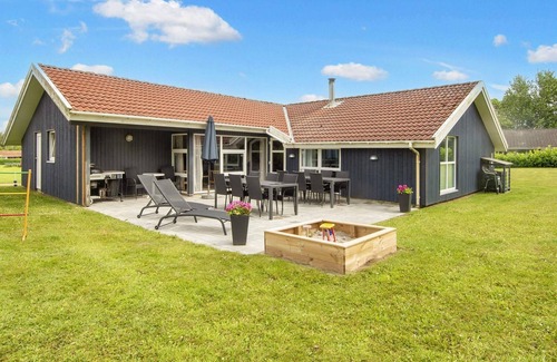 Nordborg House | Luxury Pool House near Beach - By Traum Ferienwohnungen