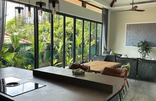 Bang Tao Villa | Luxury Pool Villa Jacuzzi Gym Cinema Laguna