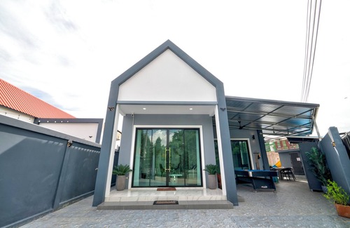 South Pattaya Villa | Luxury Posh Pool Villa 3 BR Jomtien Beach Pattaya