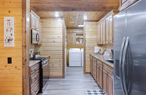 Smithville Cabin | Luxury, privacy and all 5 star ratings.nLocated on 5 private acres.