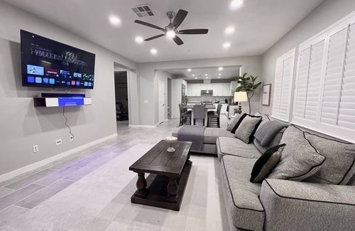 Mount Helix House | Luxury Private Oasis- 2 King Suites - Pool-Spa-Fire Pit-Sauna-Arcades-Playground
