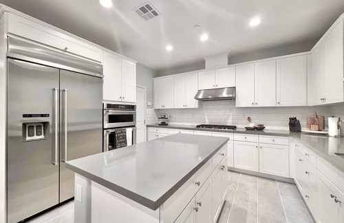 Mount Helix House | Luxury Private Oasis- 2 King Suites - Pool-Spa-Fire Pit-Sauna-Arcades-Playground