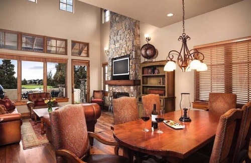 Pronghorn House | Luxury Pronghorn Resort 4-bedroom Villa on 18th hole