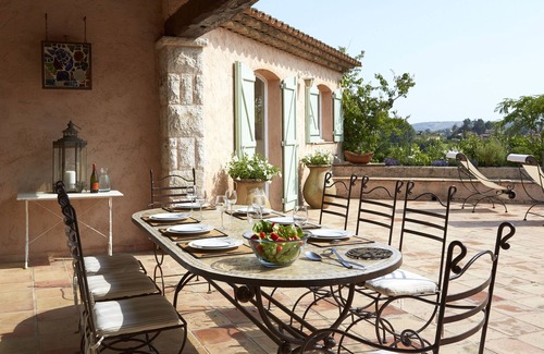Saint-Paul-de-Vence Villa | Luxury Provencal villa with heated pool and gym in St Paul