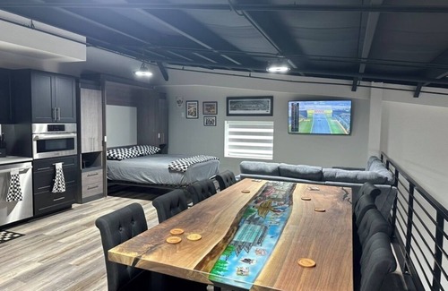 Highland Apartment | Luxury Racing Garage…make Sebring your play ground.