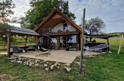 Balatonudvari Villa | Luxury Reed House