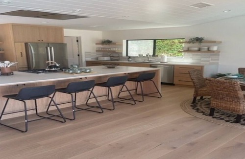 Pacific Palisades House | Luxury Remodeled home just minutes to the Pacific Ocean