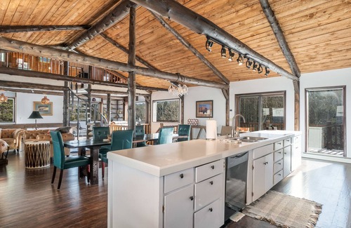 Allenspark House | Luxury Retreat Property near Estes Park with uninterrupted Mountain Views