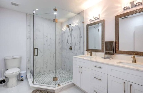 Cutler Bay House | Luxury Retreats with Pool & Entertainment Amenities