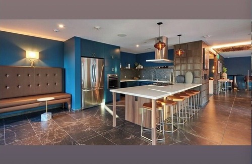 Downtown Apartment | Luxury Rise in the Heart of Downtown LA