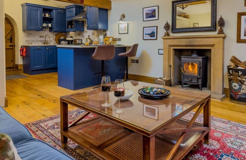 Ullswater Cottage | Luxury, romantic boathouse on the shores of Lake Ullswater, perfect for special occasions.
